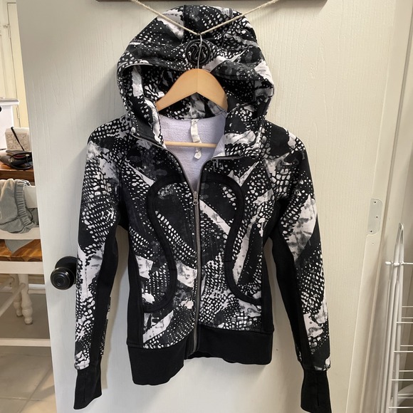 Lululemon Black And White Scuba Hoodie Size 4 - Picture 1 of 9